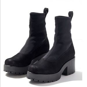 Vagabond Dioon Stretch Chunky Lug Sole Black Boots